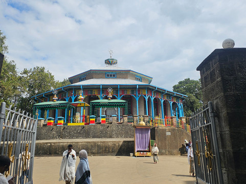 Ride on tour,travel and car rental-亚的斯亚贝巴必去景点