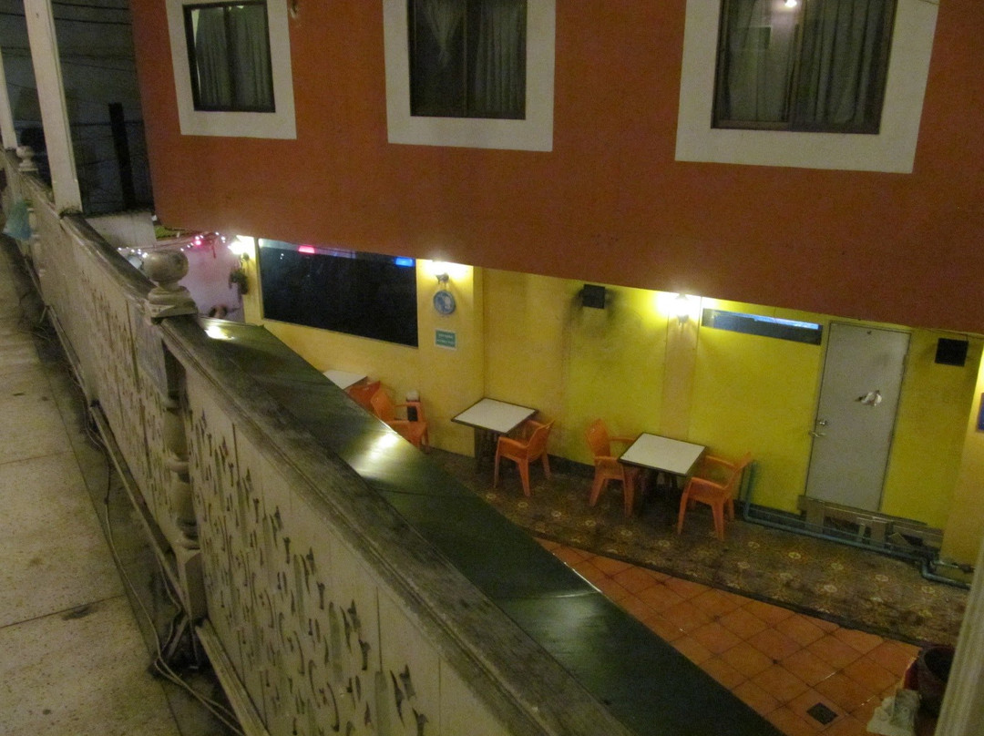 曼谷萨瓦斯德饭店主图