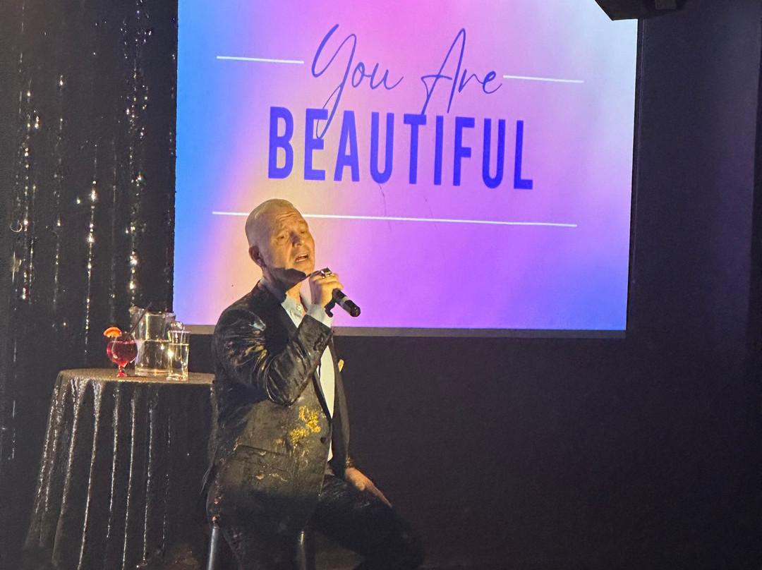 The Palm Cabaret and Bar-瓦拉塔港必去景点