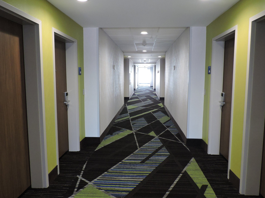 Holiday Inn Express & Suites Moore By IHG主图