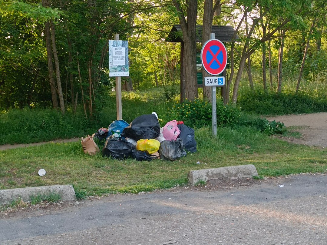Etang Du Corra景点图片