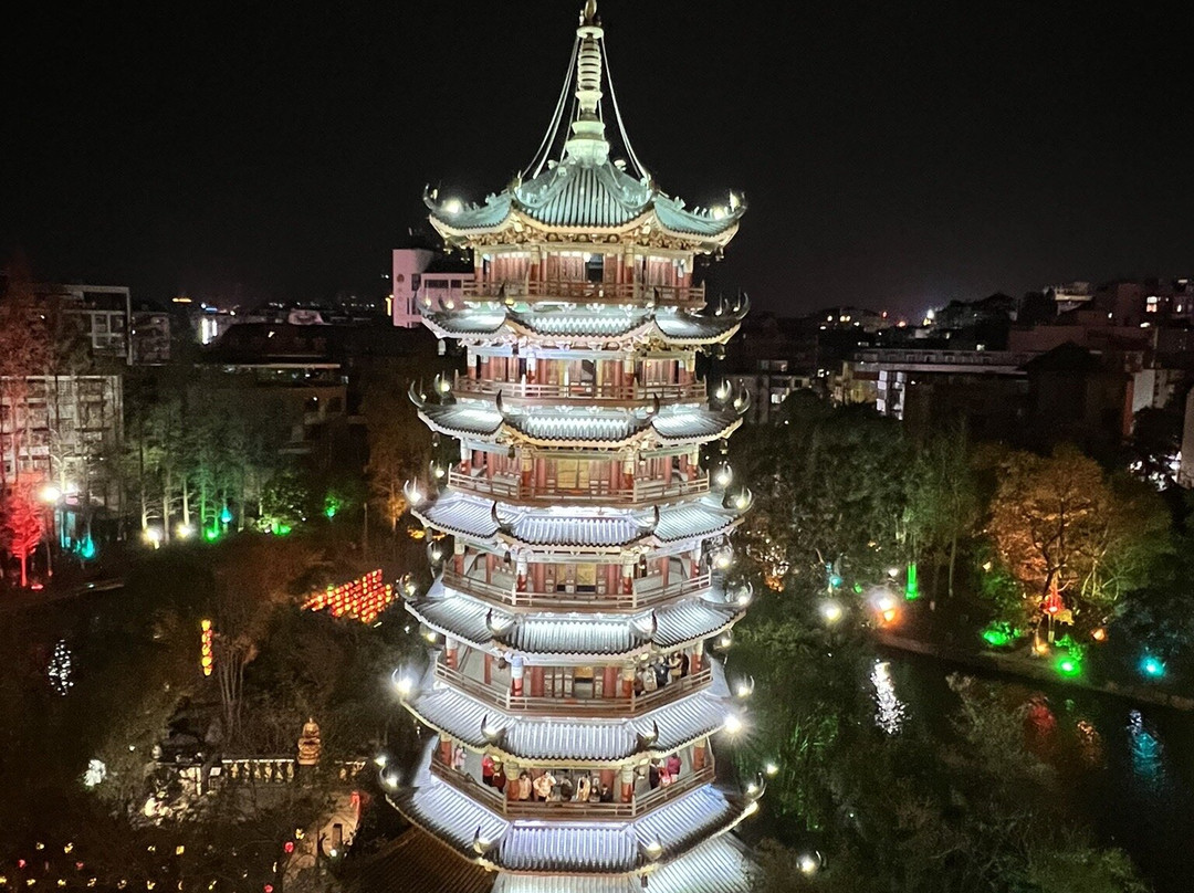 日月塔-桂林市必去景点