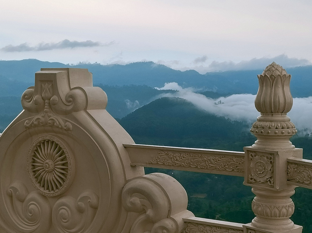 Mahamevnawa Monastery-Kumbalwela必去景点