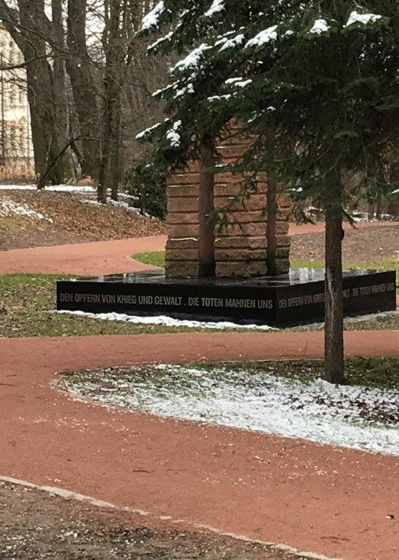 DenkmalDen Opfern Von Krieg Und Gewalt-米特韦达必去景点