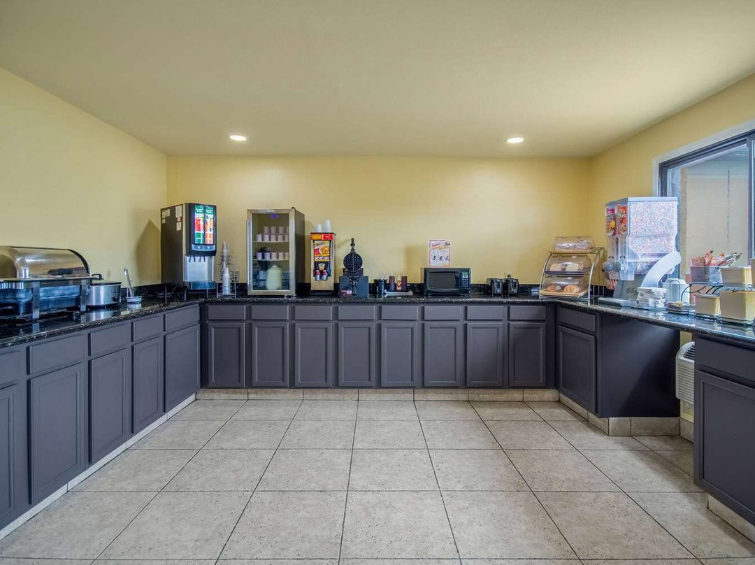 Waterloo酒店住宿-Days Inn & Suites by Wyndham Waterloo