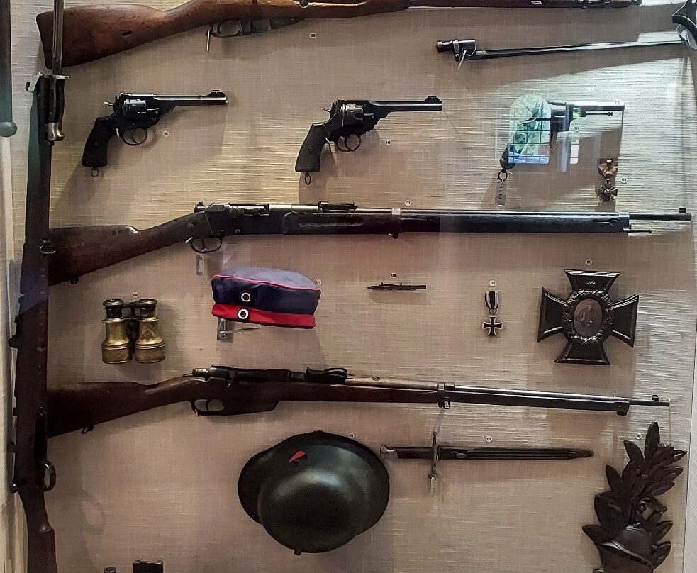 Mouseío Stratiotikís Istorías Chromonastiríou-Chromonastiri必去景点