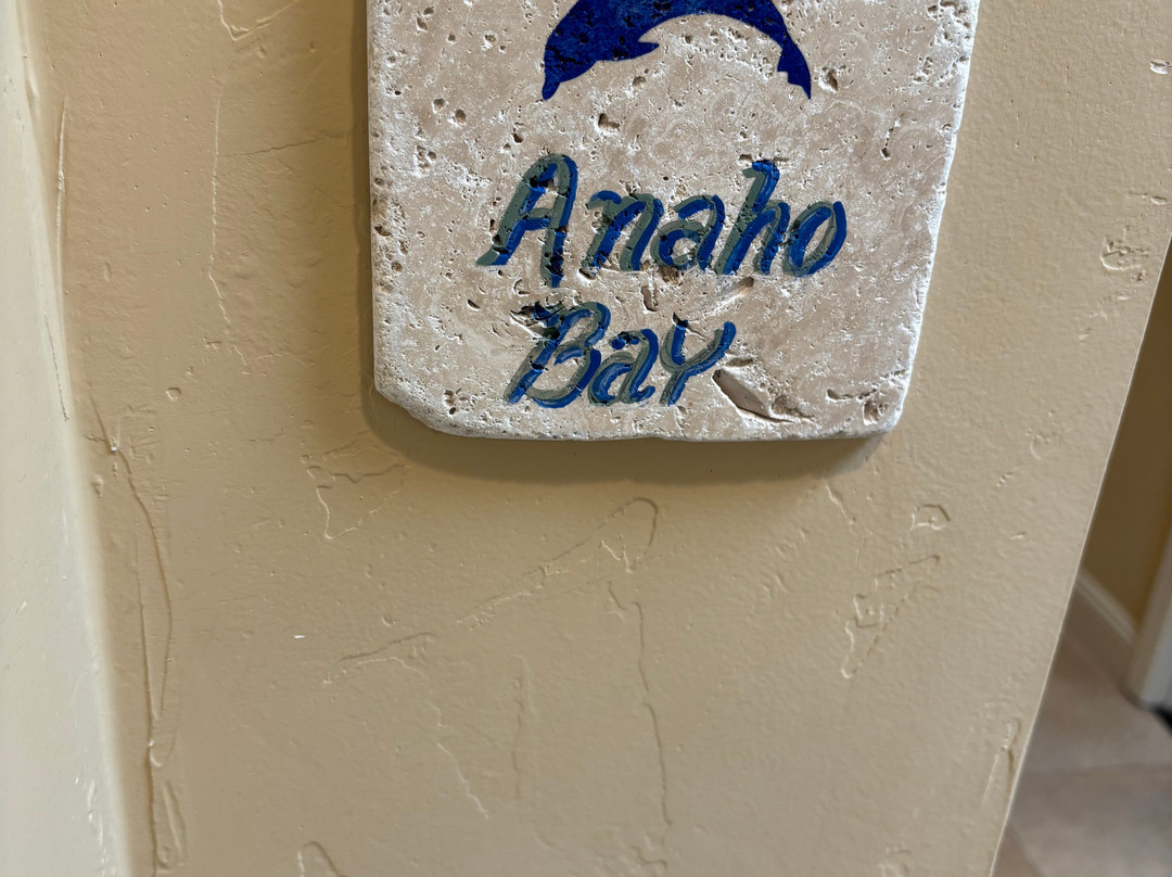 蓝海豚酒店主图