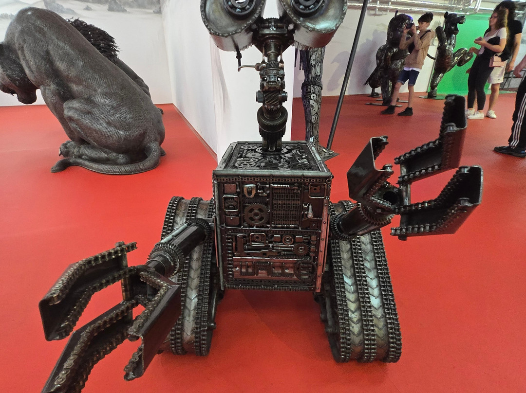 Gallery of Steel Figures-Pruszkow必去景点