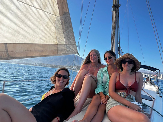 Navegando El Estrecho-埃斯特波纳必去景点