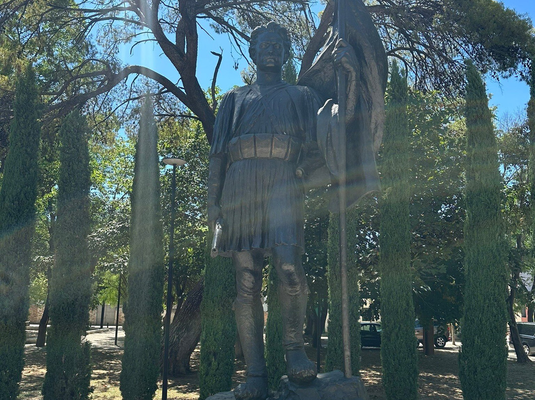 Independence Monument-夫罗勒必去景点