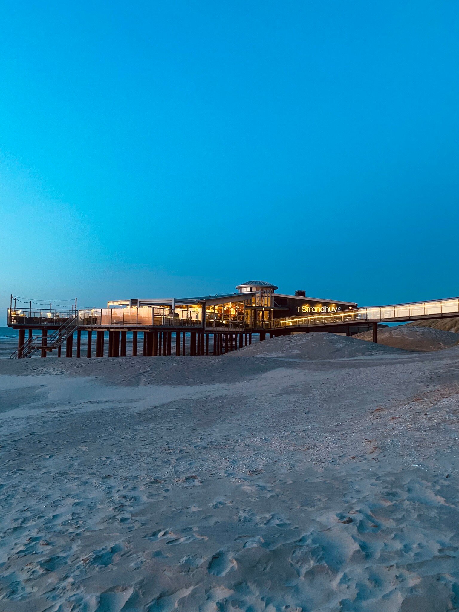 Strandhotel Buren Aan Zee-官方