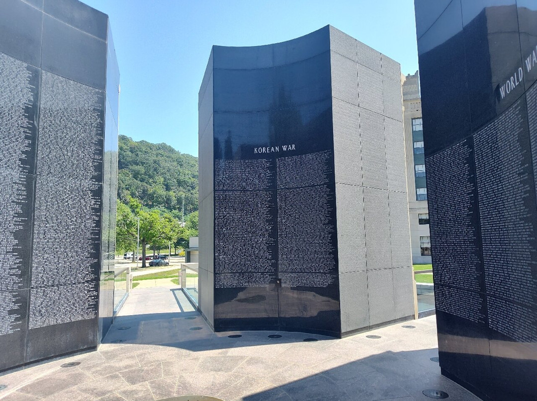 West Virginia Veterans Memorial-查尔斯顿必去景点
