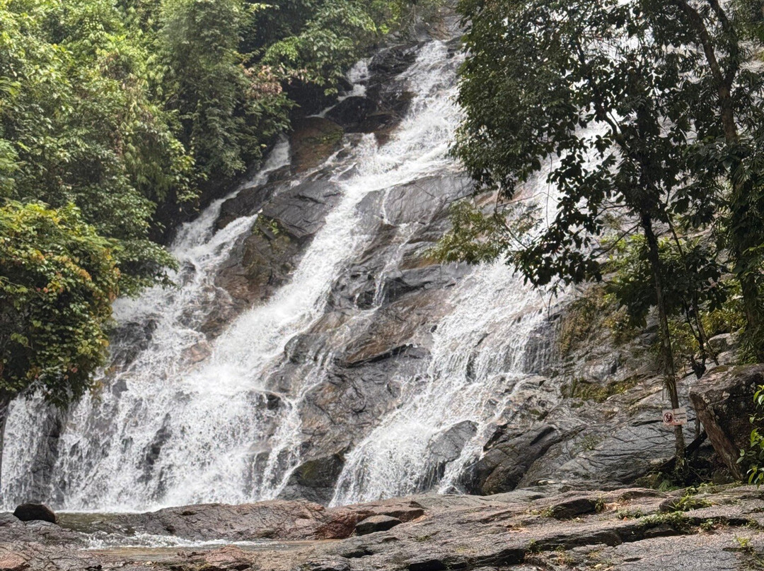 Ton Chong Fa Waterfall-拉克山必去景点