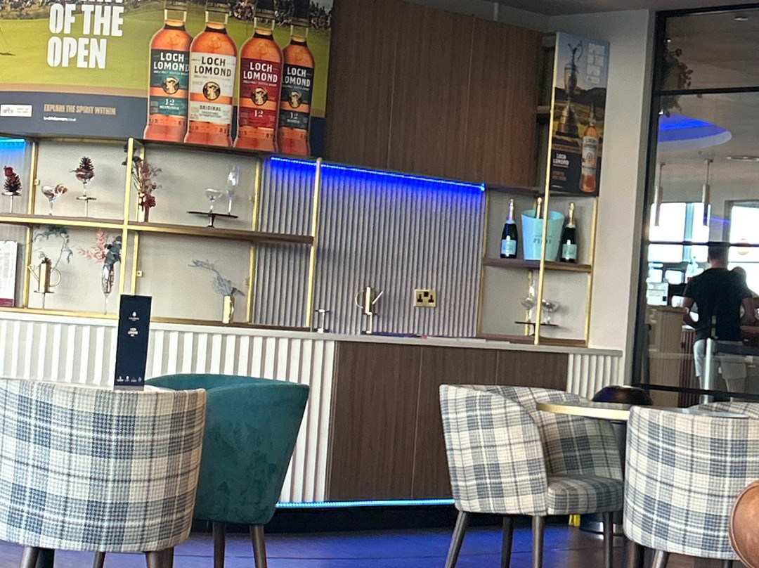 Plaza Premium Lounge Edinburgh (Departure Hall)-爱丁堡必去景点