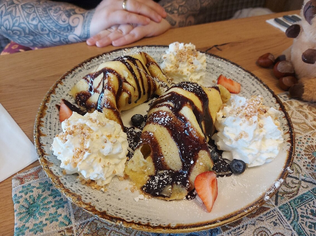 Egino Restaurant, Bar & Lounge