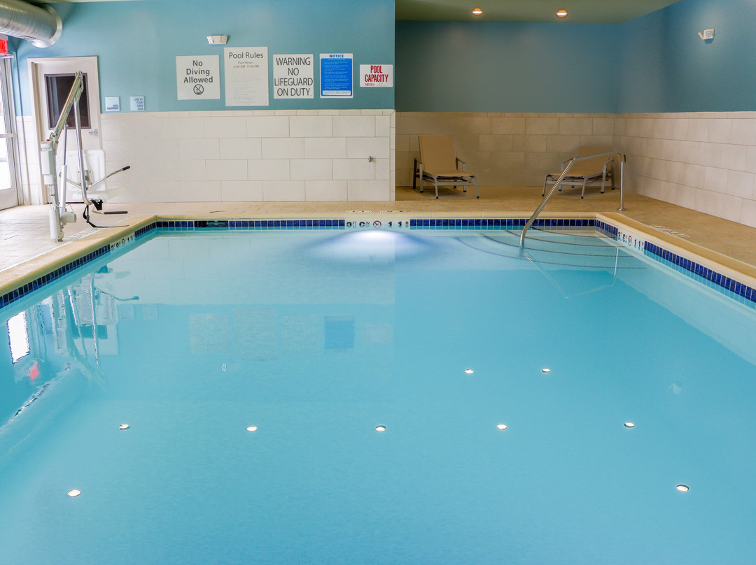 Holiday Inn Express & Suites Detroit Northwest - Livonia By IHG