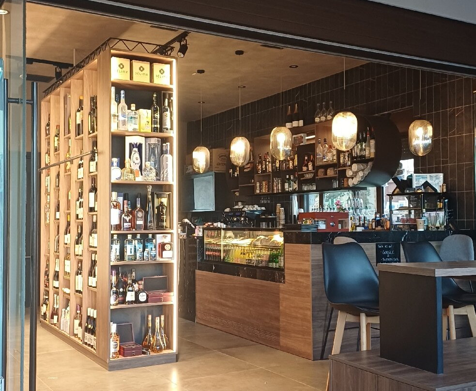 Delima Delicatessen Plaka