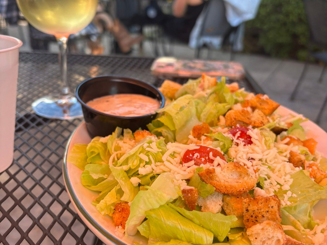 Sharon James Cellars-Newbury必去景点