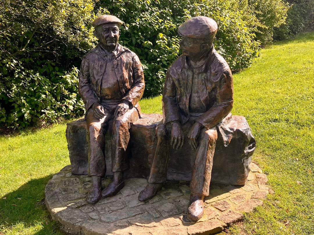 Jardins en Hommage à Jacques Prévert-Saint-Germain-des-Vaux必去景点