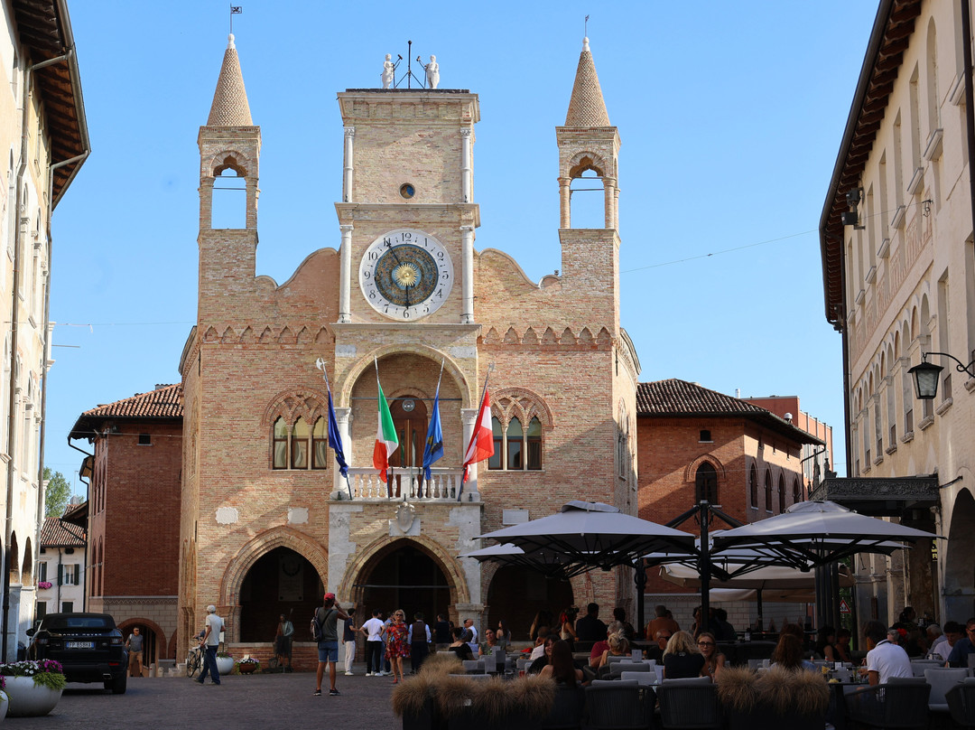 Palazzo del Comune (Municipio)-波代诺内必去景点