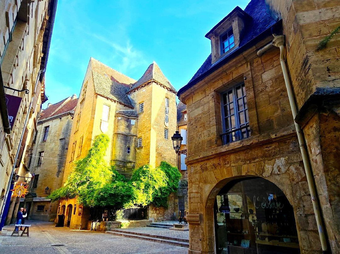 Sarlat Market-萨尔拉必去景点