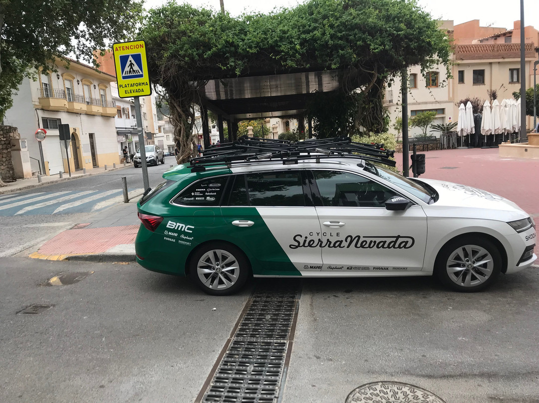 Alcadima Hotel主图