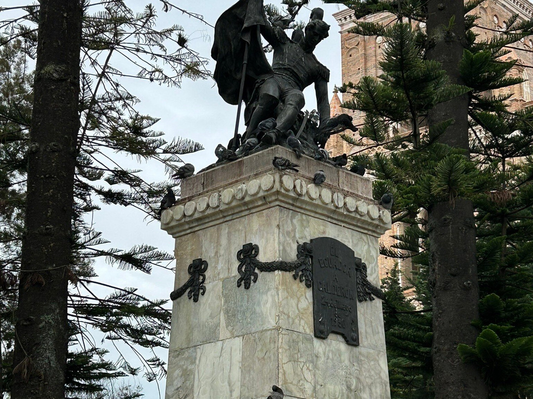 Plaza Abdon Calderon-昆卡必去景点