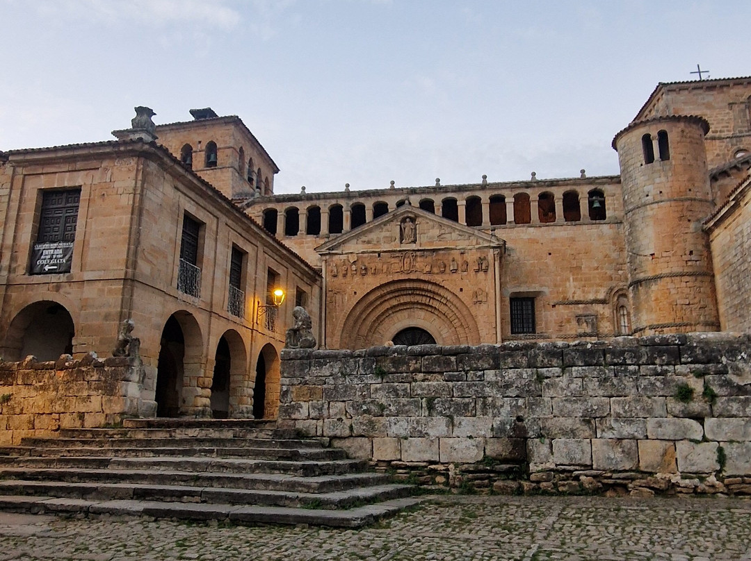Colegiata De Santillana Del Mar-海边的散提亚拿必去景点