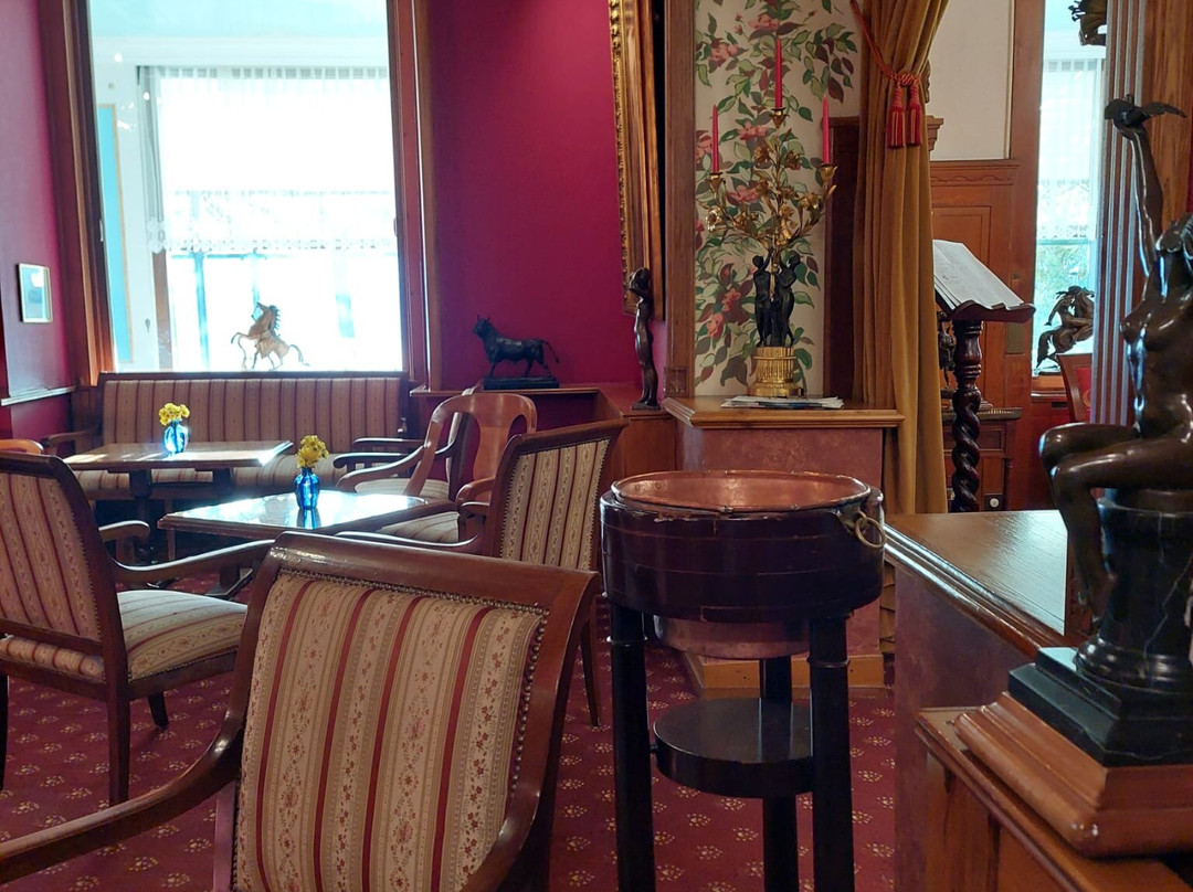 维多利亚酒店主图