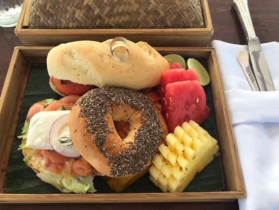 阿曼其拉度假酒店主图