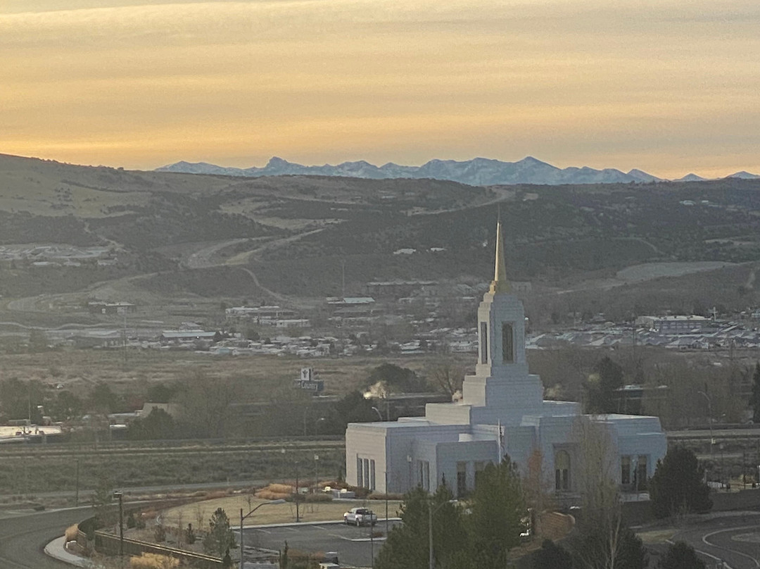 埃尔科万豪广场套房酒店主图