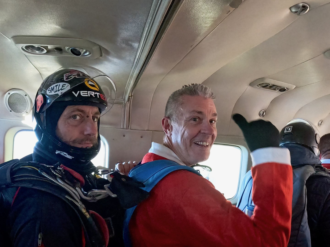 UK Parachuting-彼得伯勒必去景点