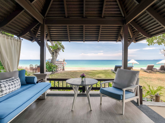 利亚纳温泉度假酒店主图