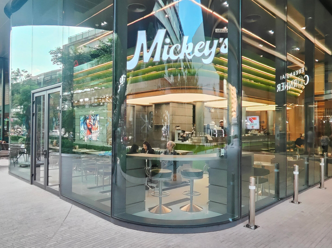 Mickey's Diner Ekkamai Corner
