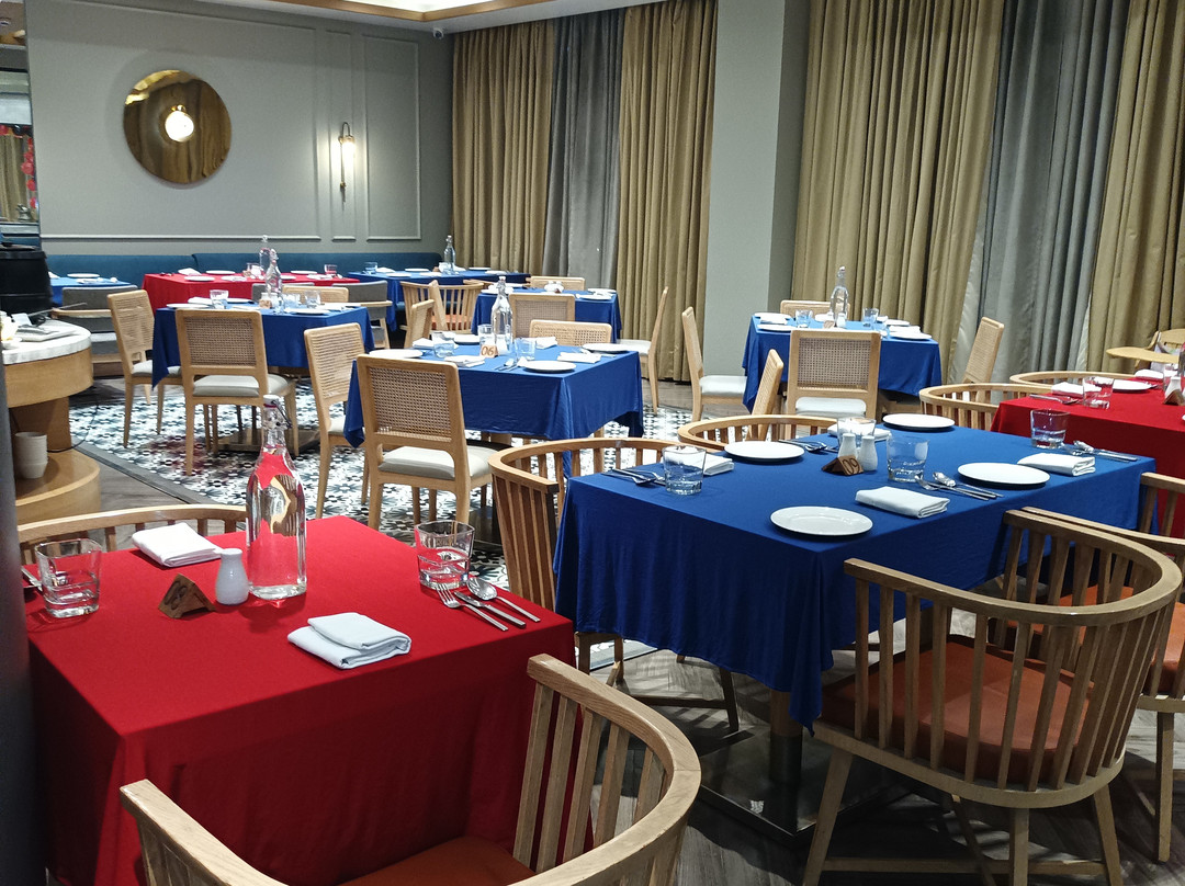 Sarovar Portico, Srinagar主图