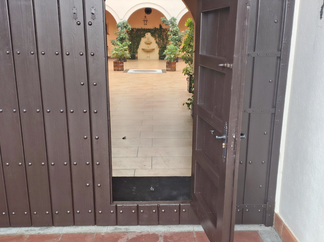 蒙嘉庄园酒店主图