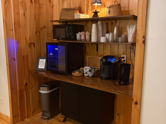 Hunter Lodge, a Bluebird by Lark主图