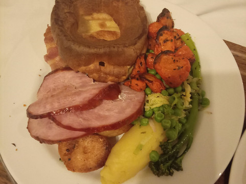 东Ayton旅馆酒店主图