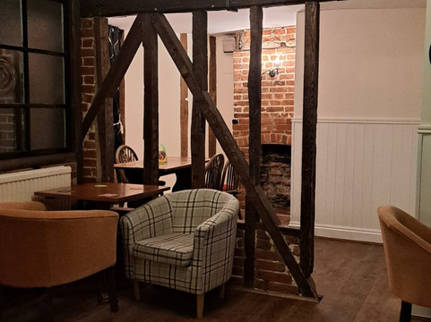 迪克堡皇冠酒店主图