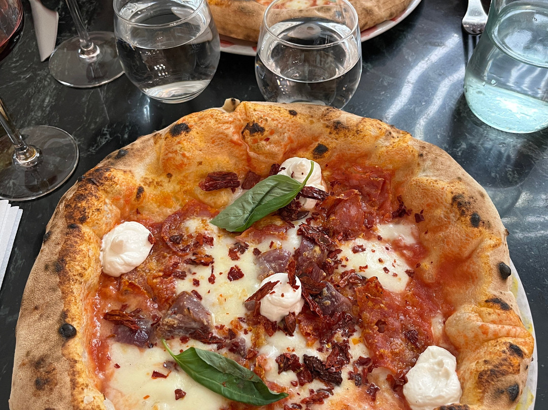 PEPPE PIZZERIA Etienne Marcel