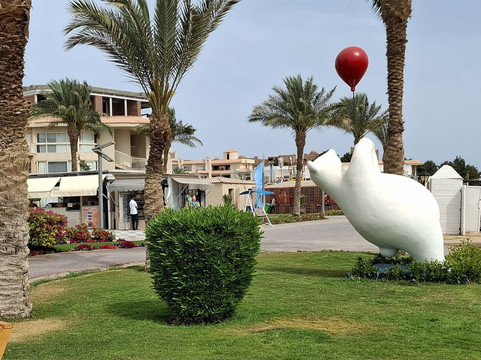 The Bear and the Balloon-Sahl Hasheesh必去景点