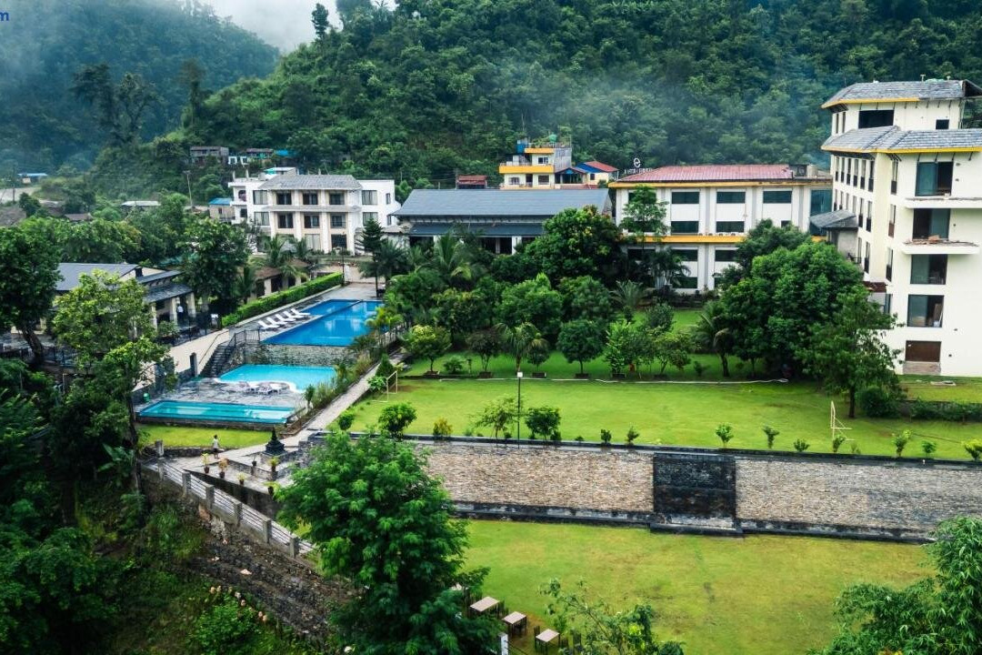 悉达多河畔度假村