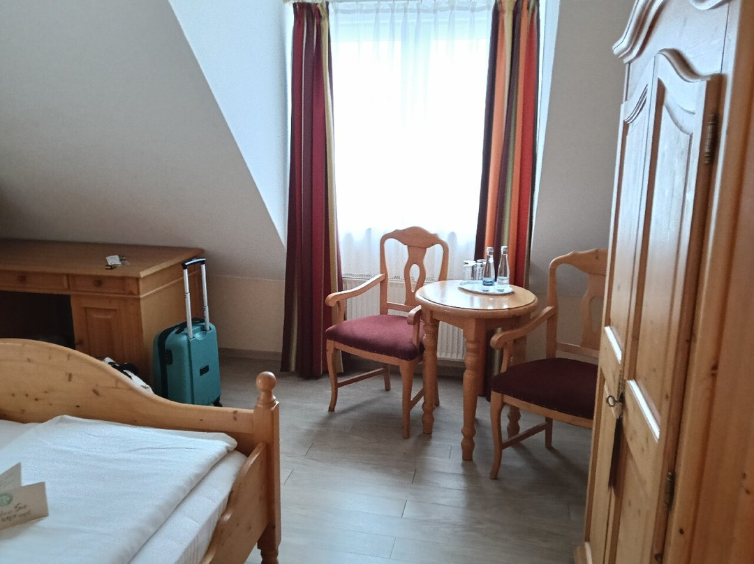 施皮特酒店主图