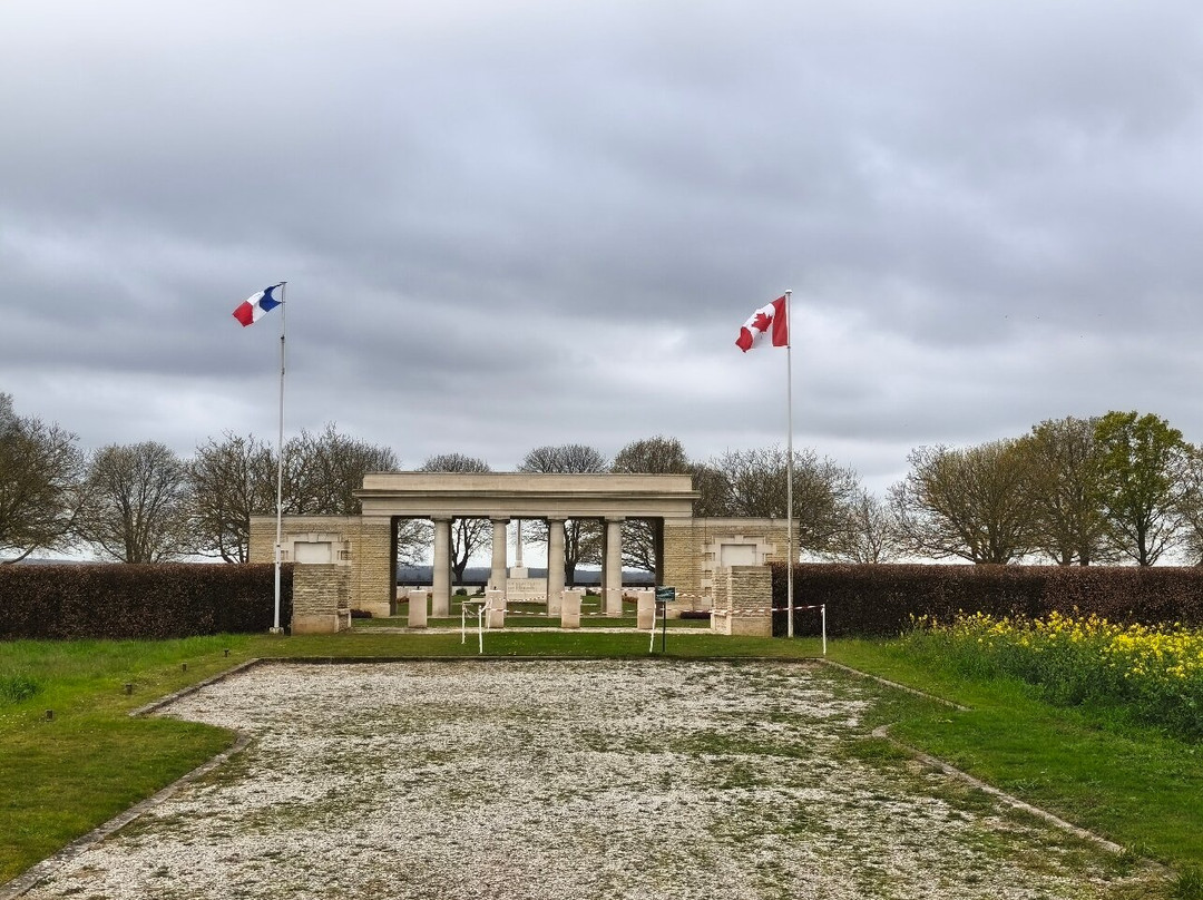 Bretteville Canadian War Cenetery-Cintheaux必去景点