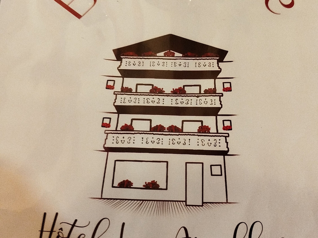 埃勒雷酒店主图