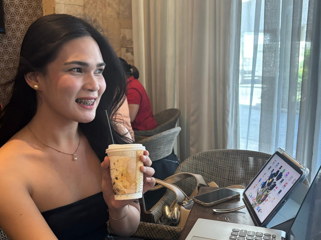 塔克洛班高峰酒店主图