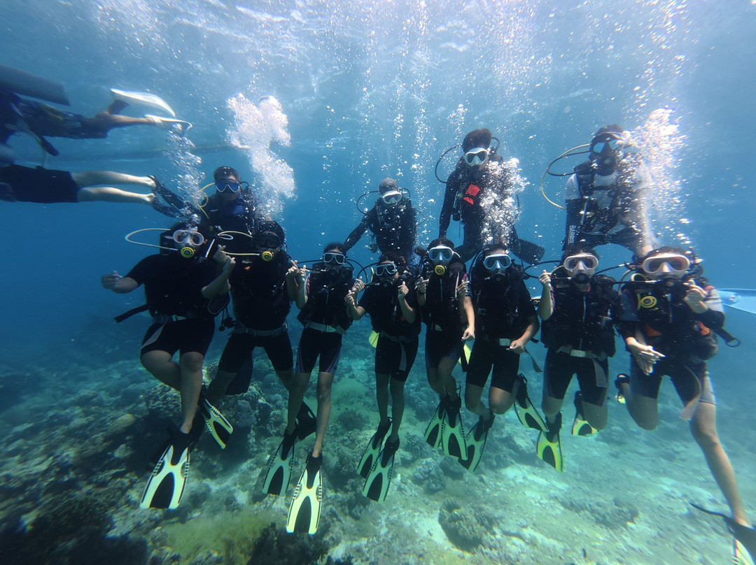 Master Peter Tay-长滩岛必去景点