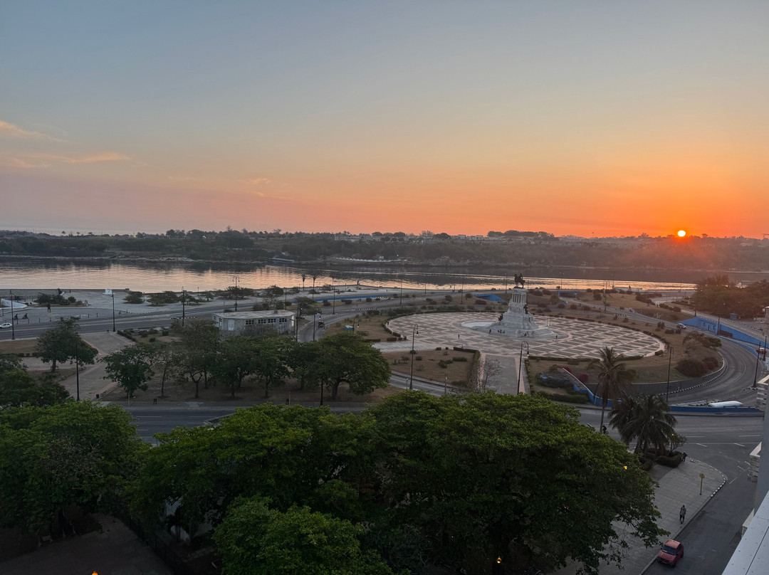 伊波罗之星大帕卡德酒店主图