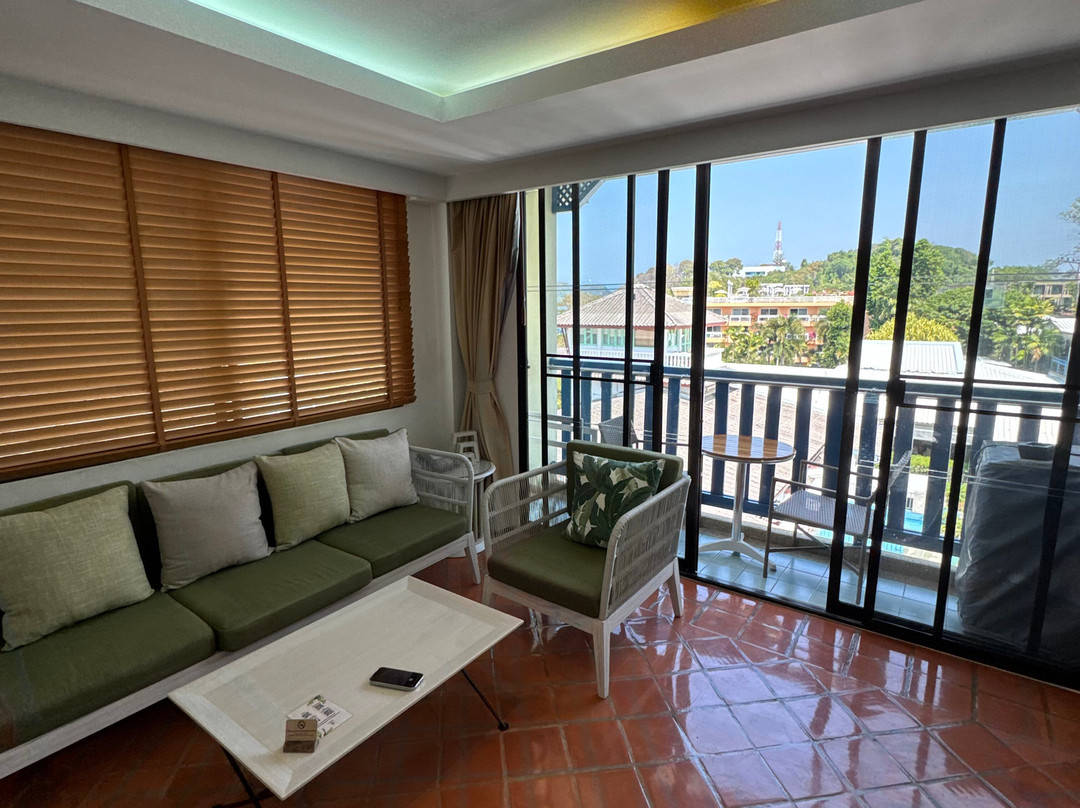 普吉岛凯特睿海湾酒店主图