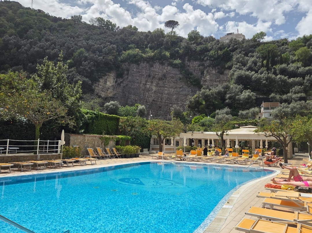 太阳公园大酒店主图